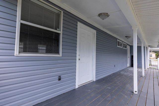 6906 N LYNN AVENUE, Tampa, FL 33604