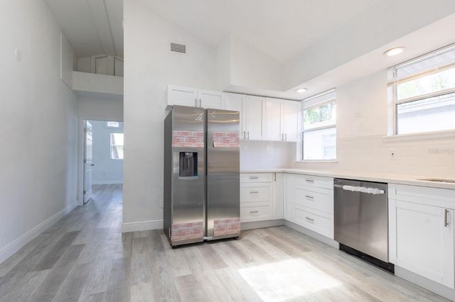 6906 N LYNN AVENUE, Tampa, FL 33604