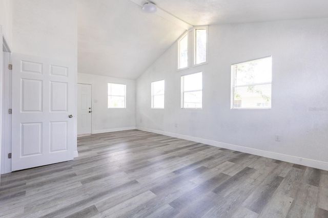 6906 N LYNN AVENUE, Tampa, FL 33604
