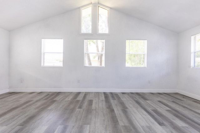 6906 N LYNN AVENUE, Tampa, FL 33604