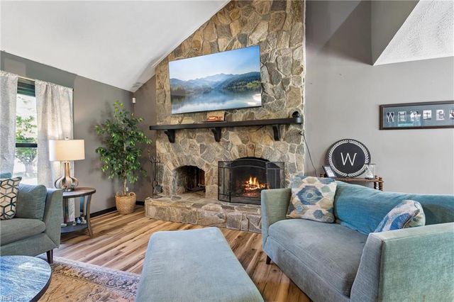 5786 Booker LN, Gloucester, VA 23061