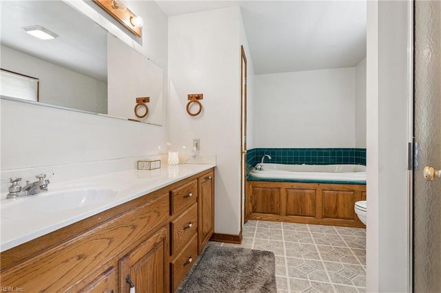 5786 Booker LN, Gloucester, VA 23061