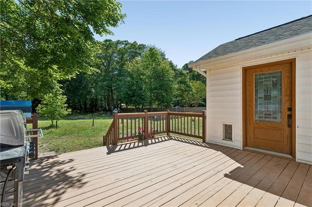 5786 Booker LN, Gloucester, VA 23061