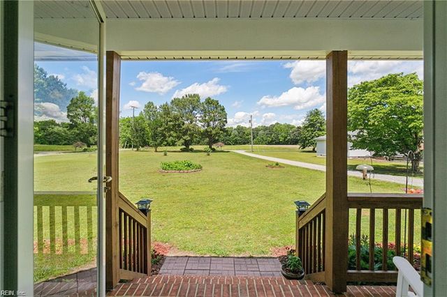 5786 Booker LN, Gloucester, VA 23061
