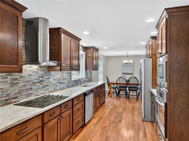 13 Hillcrest Drive, Hamlin, NY 14464