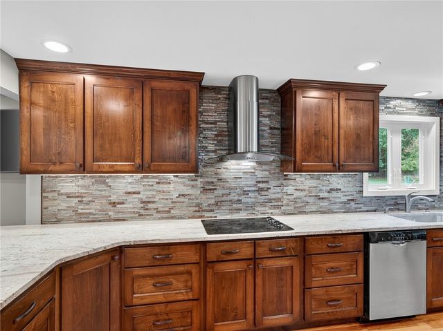 13 Hillcrest Drive, Hamlin, NY 14464