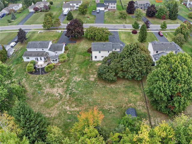 13 Hillcrest Drive, Hamlin, NY 14464