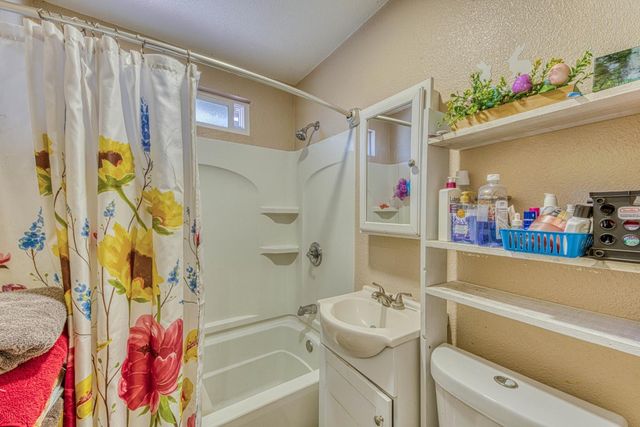 823 Central Avenue, Hollister, CA 95023