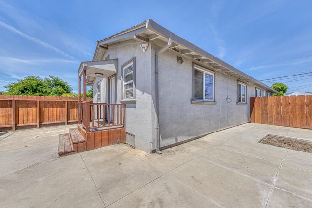 823 Central Avenue, Hollister, CA 95023