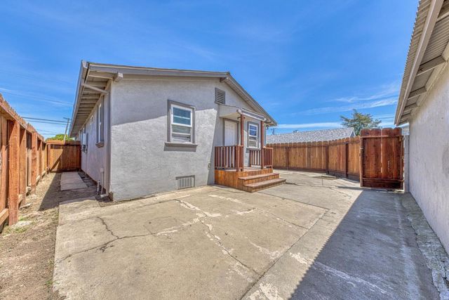 823 Central Avenue, Hollister, CA 95023