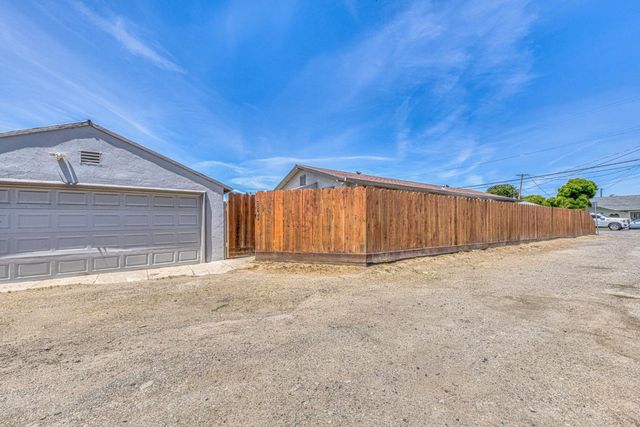 823 Central Avenue, Hollister, CA 95023