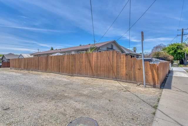823 Central Avenue, Hollister, CA 95023