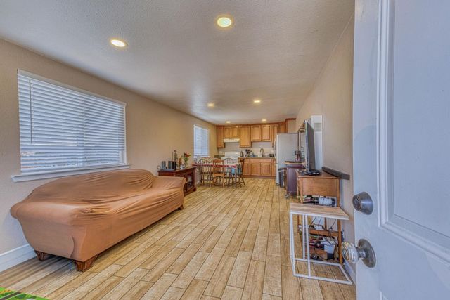823 Central Avenue, Hollister, CA 95023