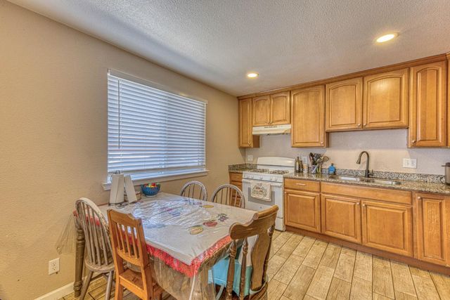 823 Central Avenue, Hollister, CA 95023