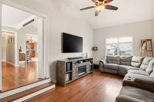 323 Broadway, Port Jefferson Station, NY 11776