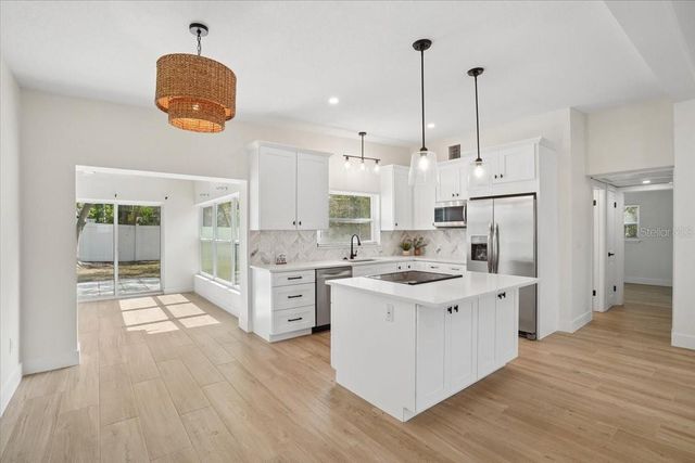 6765 W FLAMINGO WAY S, St Petersburg, FL 33707