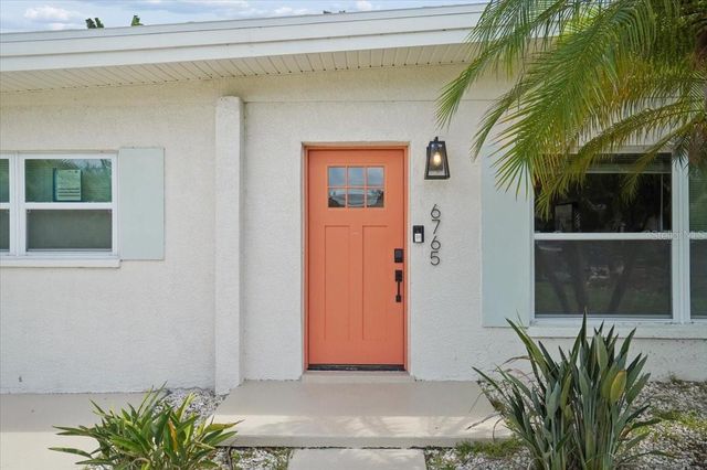6765 W FLAMINGO WAY S, St Petersburg, FL 33707