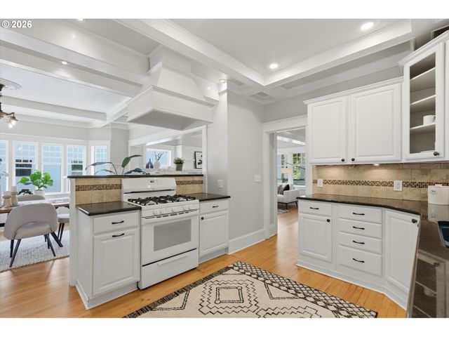 3406 Ne 41ST Ave, Portland, OR 97212