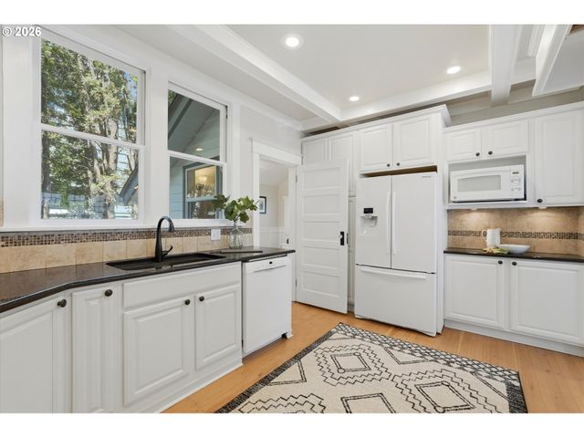 3406 Ne 41ST Ave, Portland, OR 97212