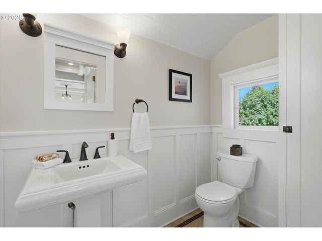 3406 Ne 41ST Ave, Portland, OR 97212