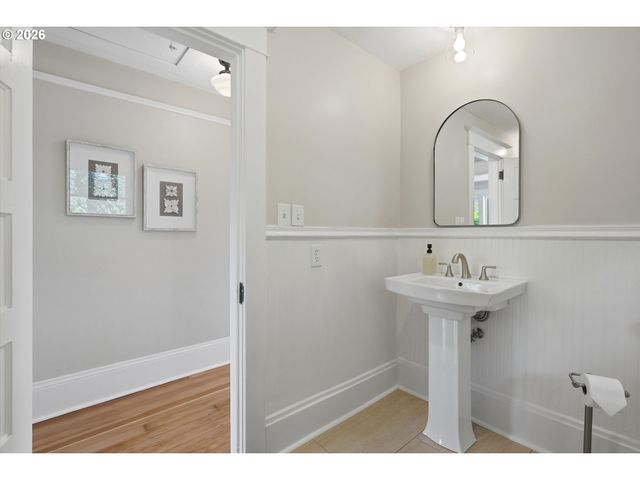 3406 Ne 41ST Ave, Portland, OR 97212