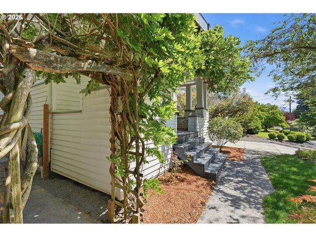 3406 Ne 41ST Ave, Portland, OR 97212