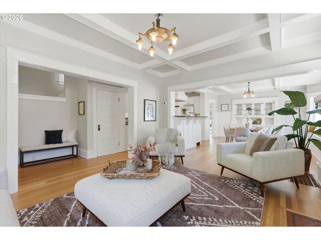 3406 Ne 41ST Ave, Portland, OR 97212