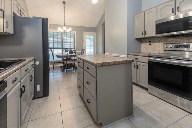 4690 SHADOW TREE CV, Bartlett, TN 38002