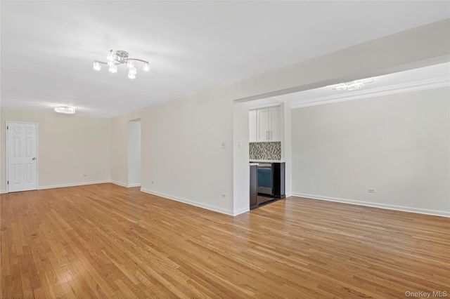 84-10 153rd Avenue 3L, Howard Beach, NY 11414