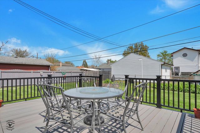 8001 S Lockwood Avenue, Burbank, IL 60459