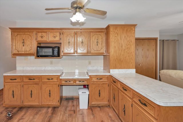 8001 S Lockwood Avenue, Burbank, IL 60459