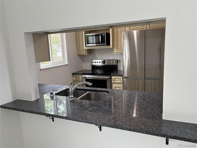 6228 W 69th Ave, Arvada, CO 80003