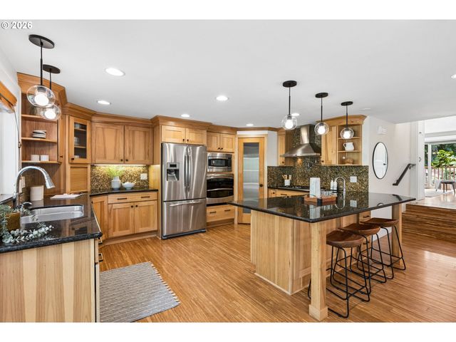 1294 14TH St, West Linn, OR 97068
