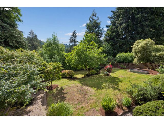 1294 14TH St, West Linn, OR 97068