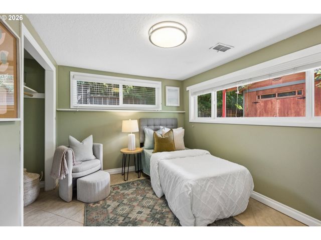 1294 14TH St, West Linn, OR 97068