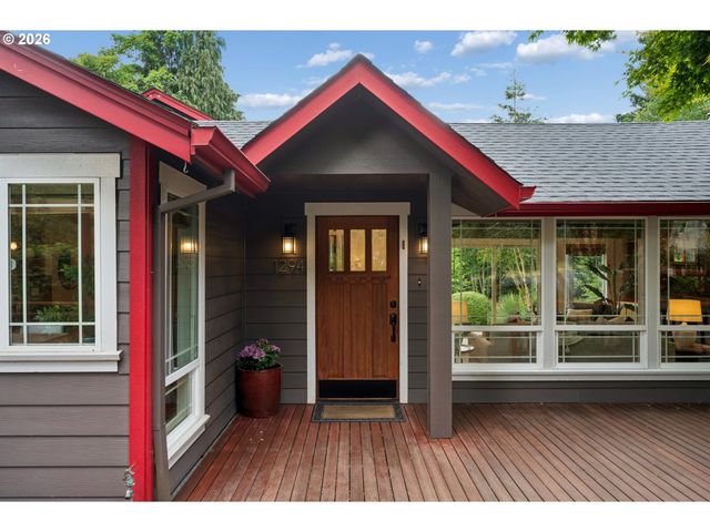 1294 14TH St, West Linn, OR 97068