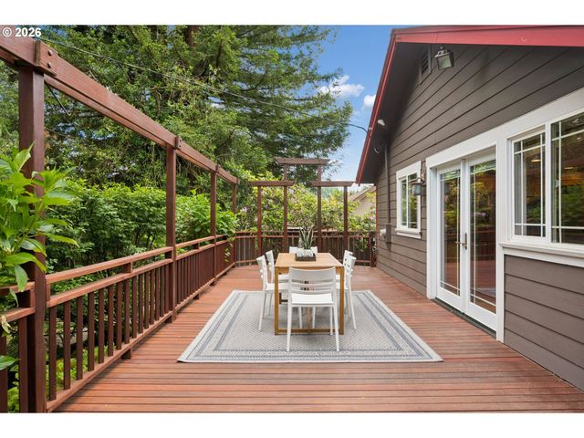 1294 14TH St, West Linn, OR 97068