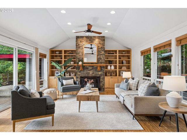 1294 14TH St, West Linn, OR 97068