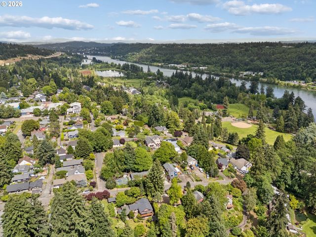 1294 14TH St, West Linn, OR 97068