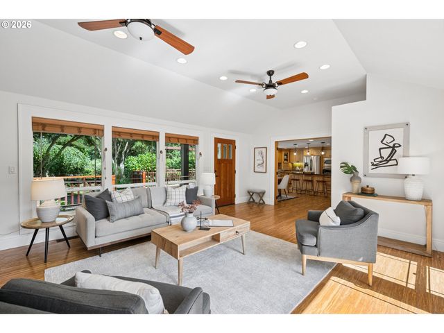 1294 14TH St, West Linn, OR 97068