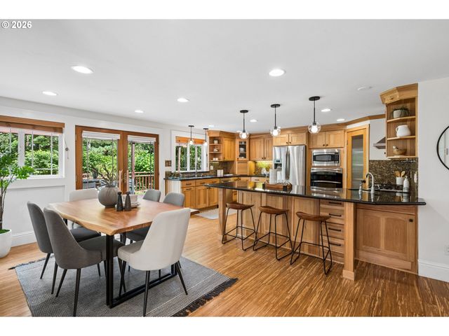1294 14TH St, West Linn, OR 97068