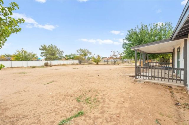 15512 Pahute, Victorville, CA 92395