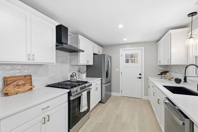 28 Ruth Dr, Marlborough, MA 01752