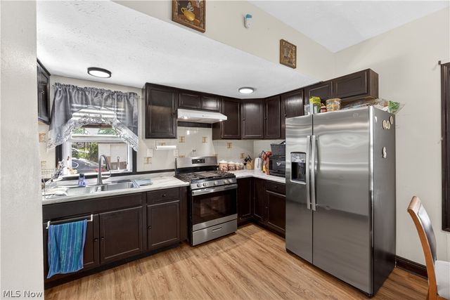 1485 Robinwood Avenue, Lakewood, OH 44107