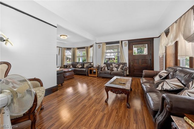 1485 Robinwood Avenue, Lakewood, OH 44107