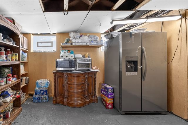 1485 Robinwood Avenue, Lakewood, OH 44107
