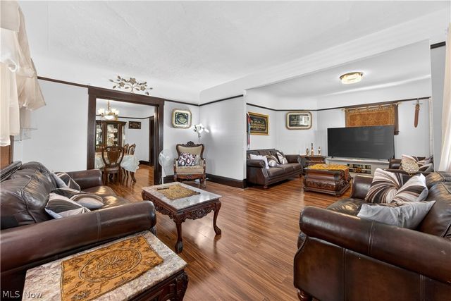 1485 Robinwood Avenue, Lakewood, OH 44107