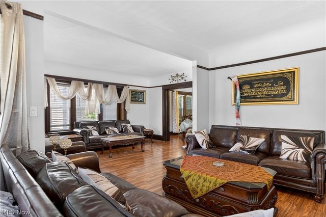 1485 Robinwood Avenue, Lakewood, OH 44107