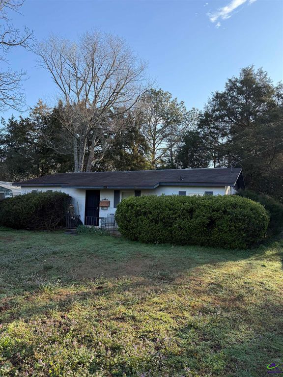 1928 S Houston Lake Road, Kathleen, GA 31047