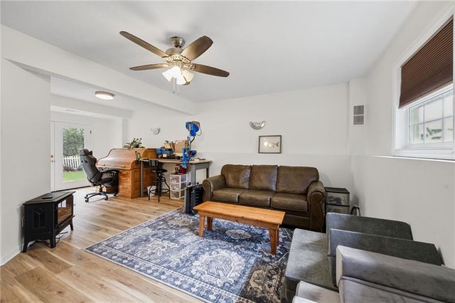 810 S Morgan Drive, Peculiar, MO 64078